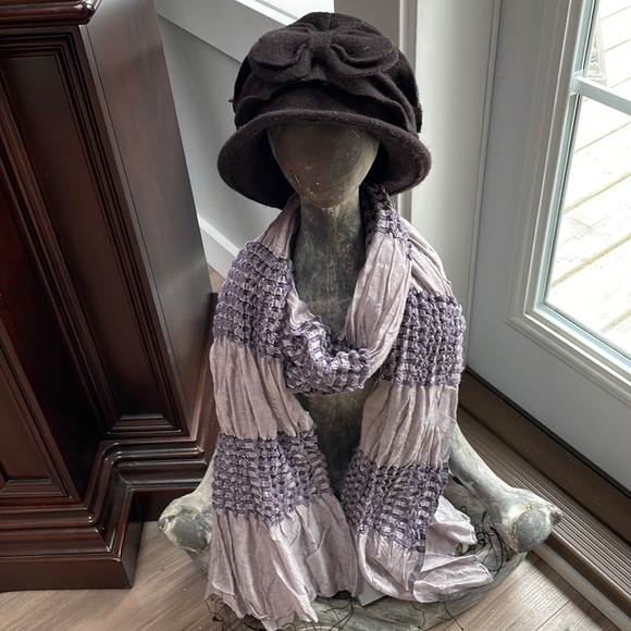 Lavender fringed scarf - Picture 1 of 11